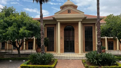 28 Sloane Street, Bryanston